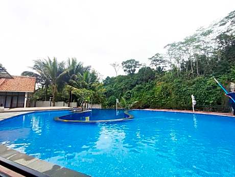 Oemah Tahu Banjarnegara Resto and Resort Mitra RedDoorz