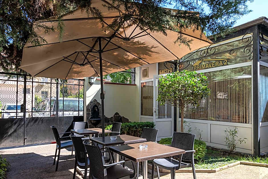 Primavera 2 Hotel