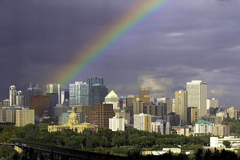 Campus Tower Suite Hotel