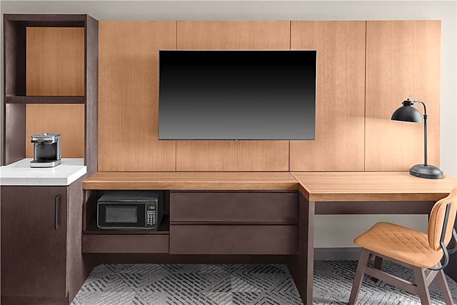 DoubleTree by Hilton Dayton Fairborn