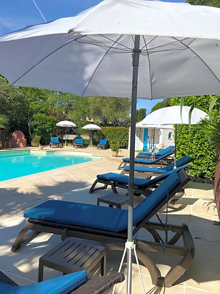 Logis Hotels La Bastide des Golfs