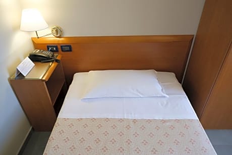 Single Room with French Bed