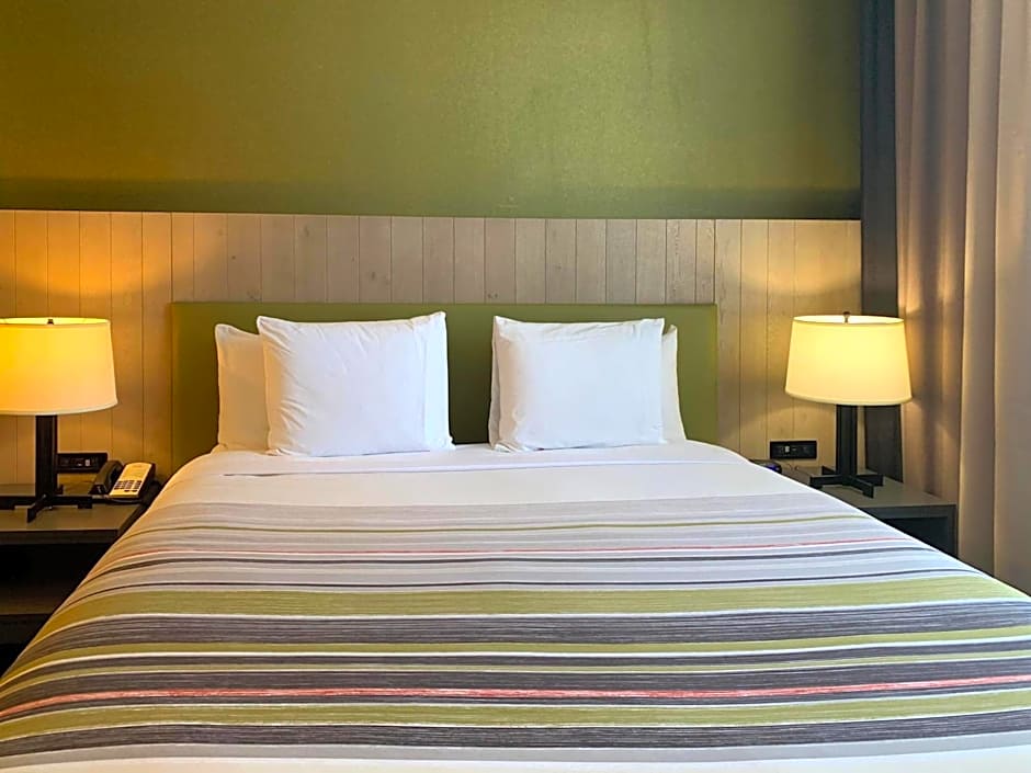 Country Inn & Suites by Radisson, San Jose International Airport, CA