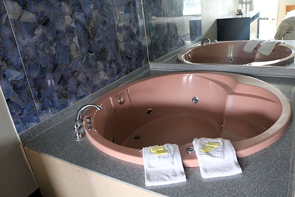 Miami Inn & Suites