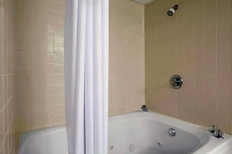 Days Inn by Wyndham Grayling