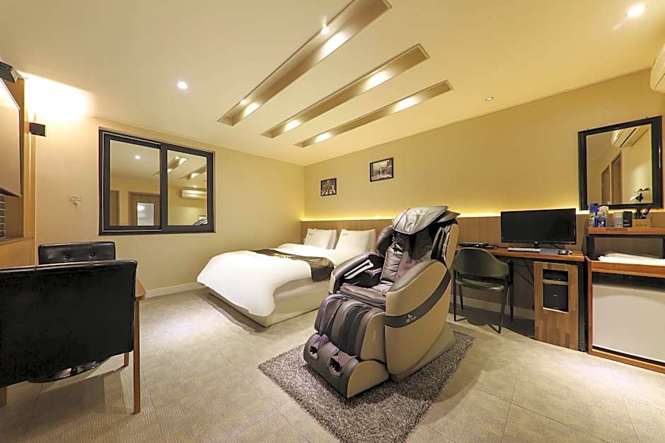 Two Heart Hotel