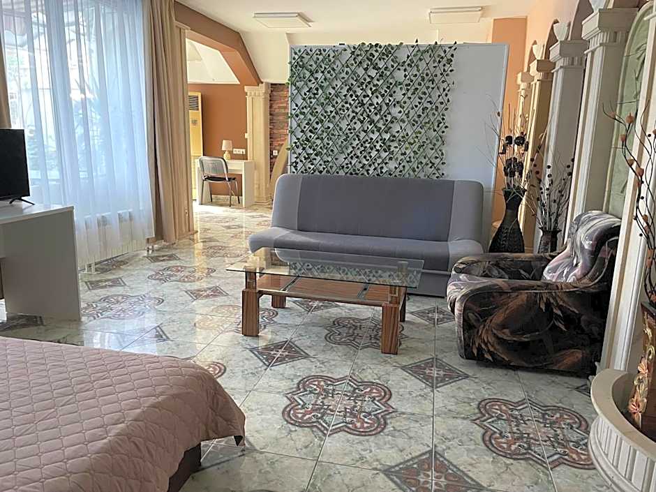 Family Hotel Central