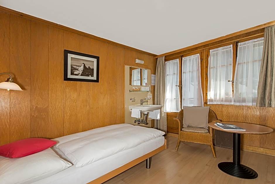 Hotel Alpina