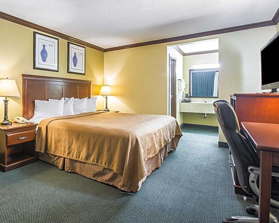 Quality Inn San Diego I-5 Naval Base