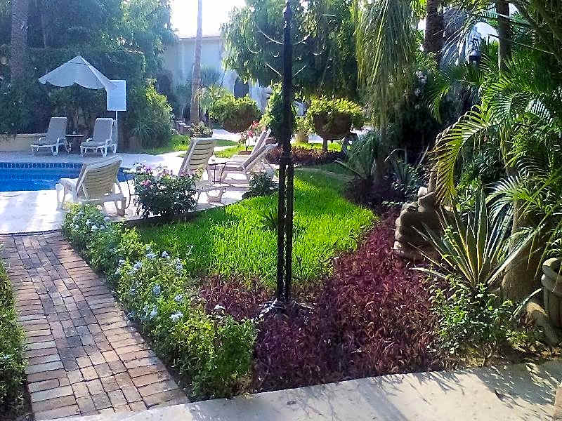 El Encanto Inn