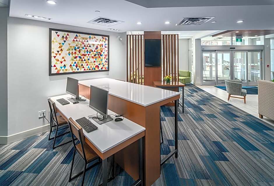 Holiday Inn Express & Suites Brandon By IHG