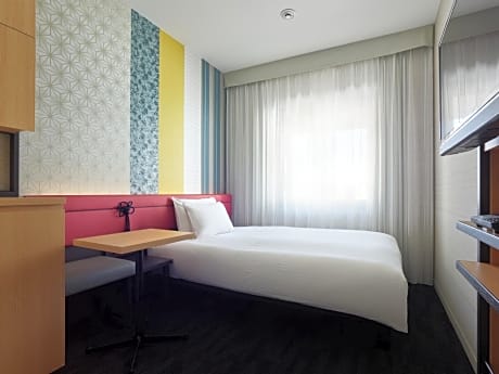 Standard Single Room - Non-Smoking
