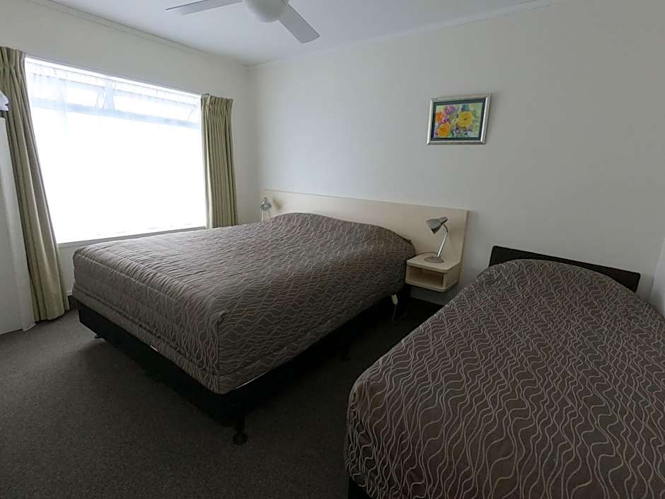 Castle Court Motel