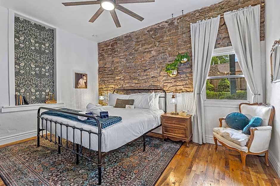 The Historic Grand Canyon Hotel