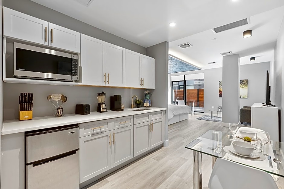 Global Luxury Suites at The Arches