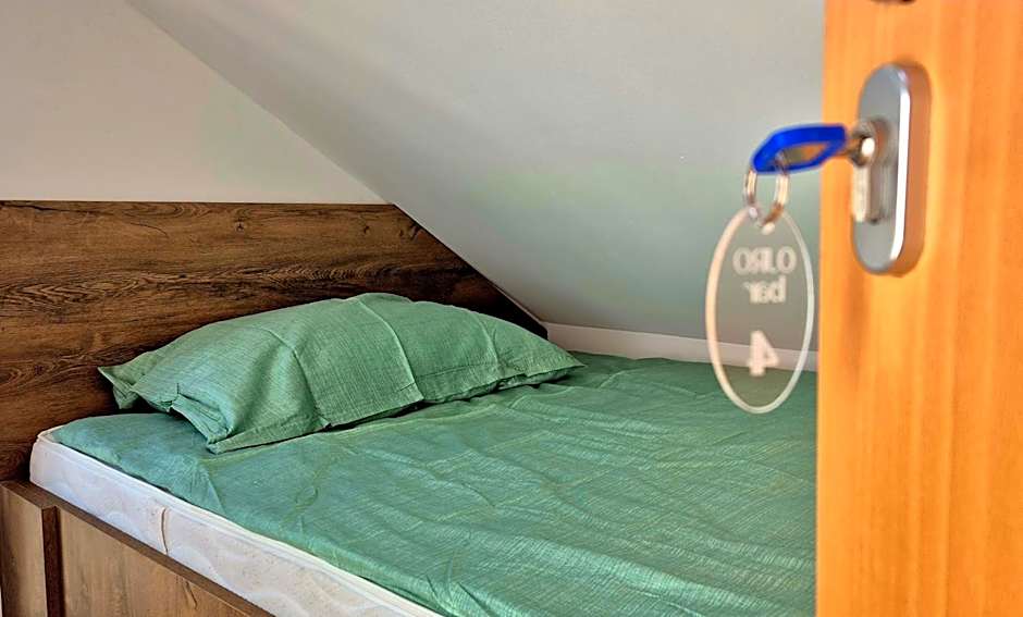 Bled Lesce station rooms and depo