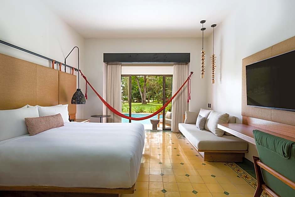 Photo 1 of 11 of Swim Up 1 King Bed Guestroom, Poolside, View