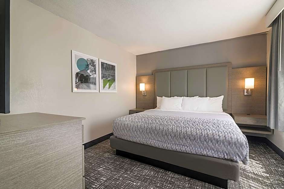 Best Western Plymouth Inn-White Mountains