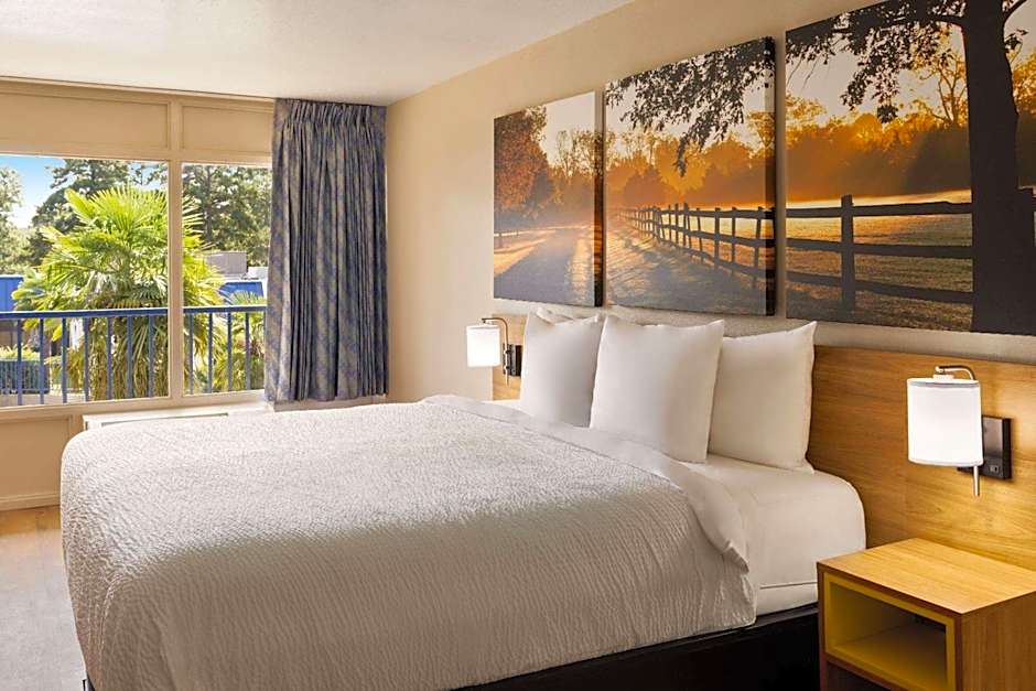 Days Inn by Wyndham McComb MS