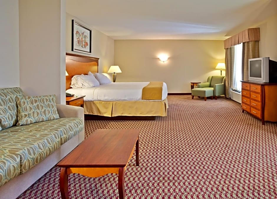 Holiday Inn Express Hotel & Suites Birmingham - Inverness 280 By IHG