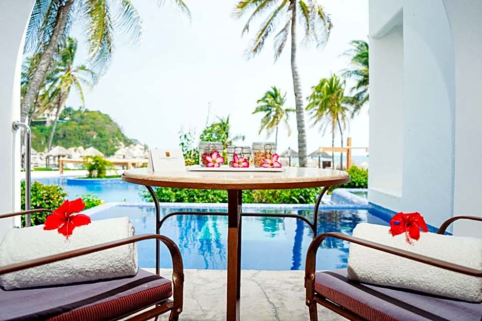 Camino Real Zaashila Huatulco