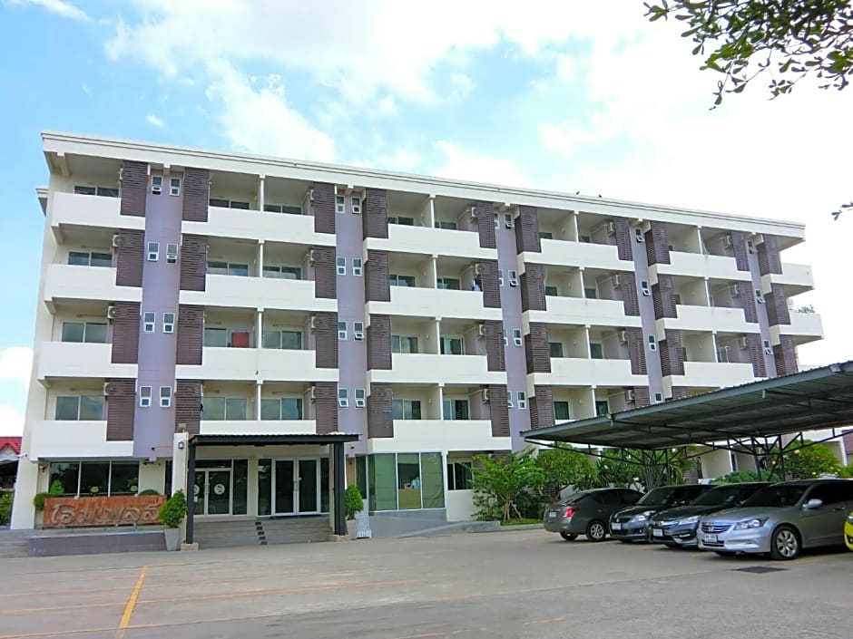 Home Place  Lopburi Hotel