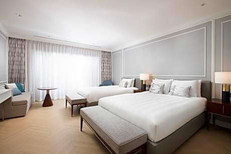 Charlotte Family Twin Room Terrace with Partial Sea View