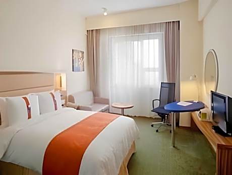 1 Queen Bed Non-Smoking