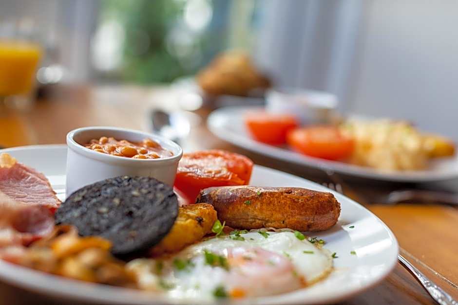 Holly Lodge Guest House with FREE off site health club