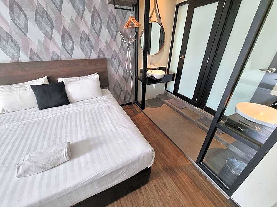 The Square Hotel