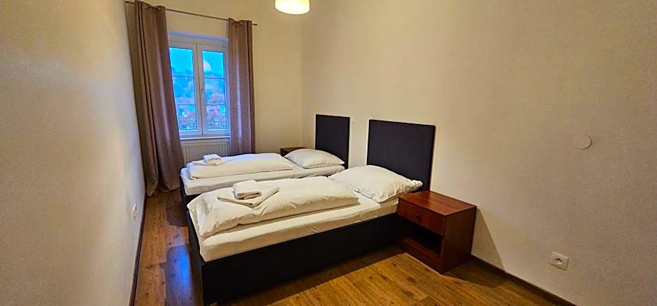 MVA House Teplice, Šanovský park