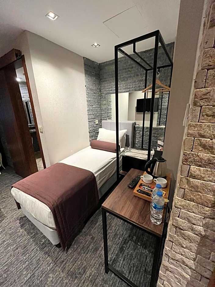 Weingart Seaside Hotel