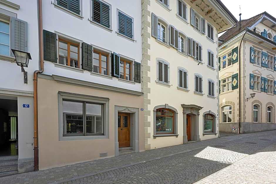 ARISER - Zug Old Town Suites