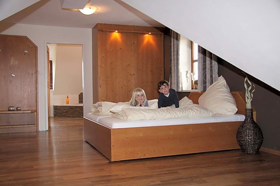 Photo 1 of 9 of Junior Suite