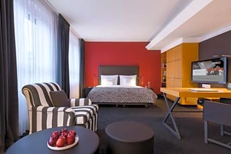 Junior King Suite with Kitchenette