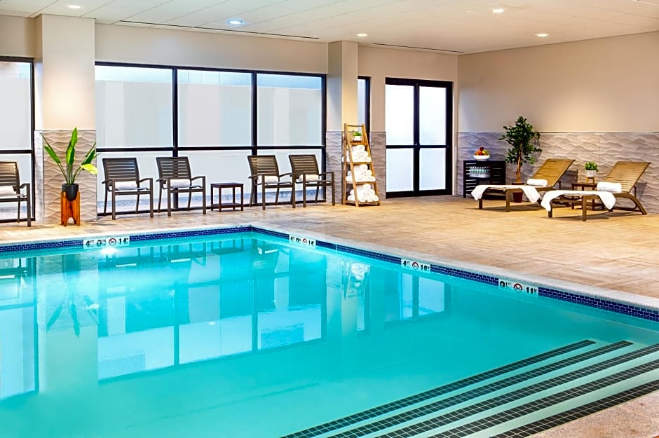 Crowne Plaza Boston - Woburn, an IHG Hotel