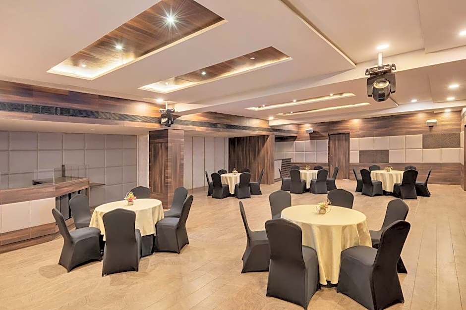 Voyage Milestone Hotel & Banquet
