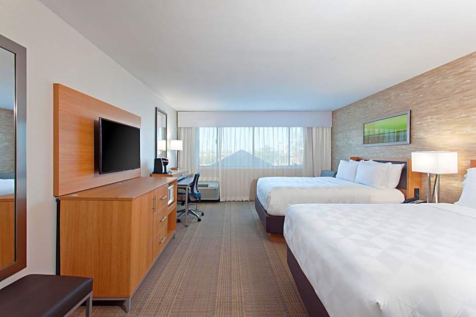 Foto 1 dari 5 — Standard 2 Double Beds, Accessible