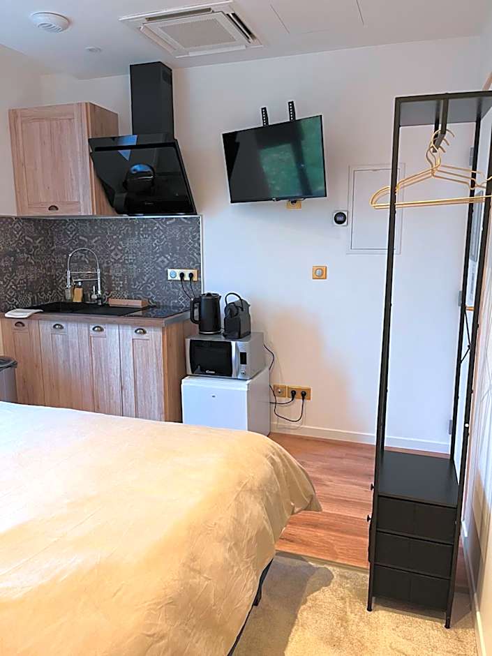 HDG Hôtel Gare de L'Isle Adam Appart's Hotel