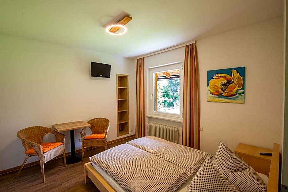 Hotel Pension Tyrol