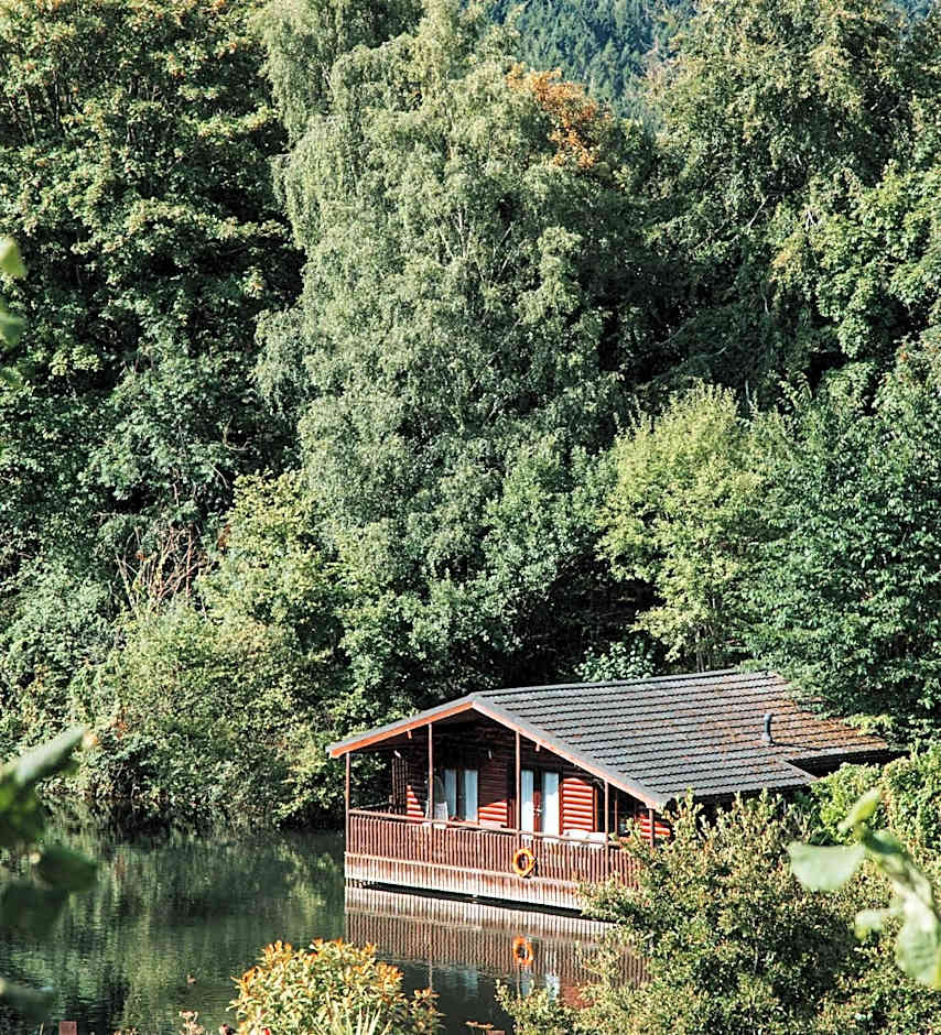 Herons Lake Retreat Hot Tub Lodges