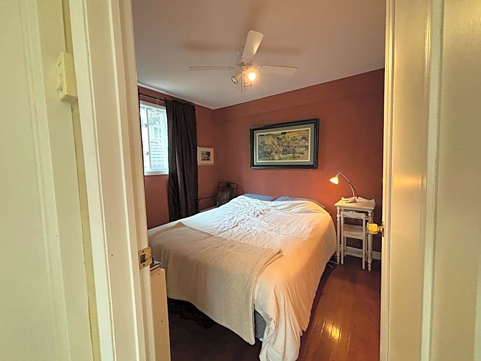 The Louise - Artistic Haven by the Beach