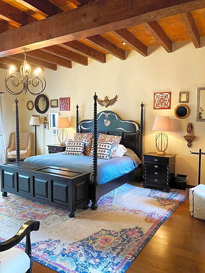 Exclusive Luxury Guest Center House