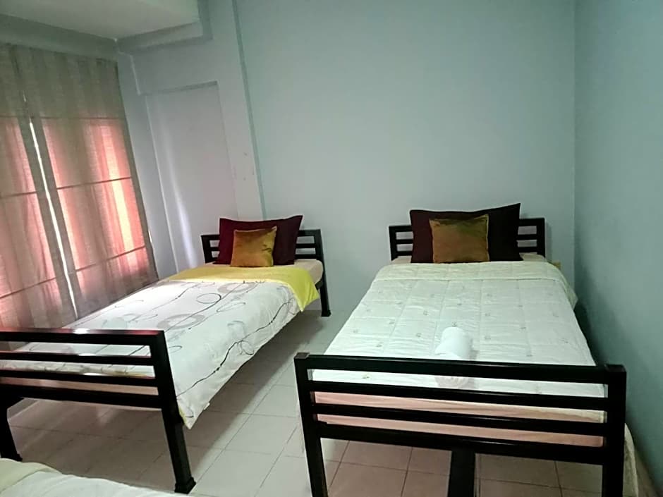 Fueangfu Home Hostel