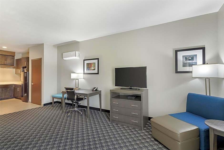 Best Western Plus Waller Hotel