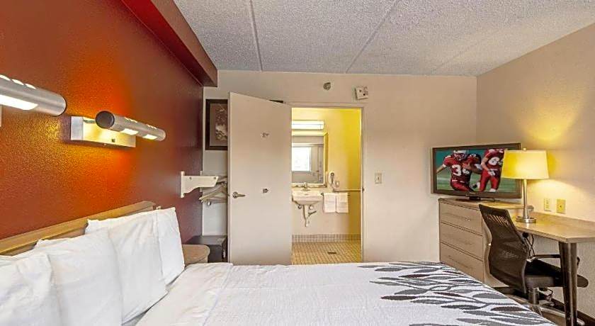 Red Roof Inn Akron
