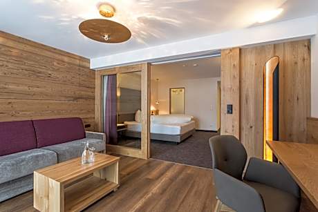 Suite with Mountain View