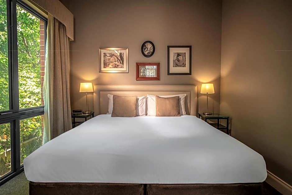 Majestic Old Lion Apartments