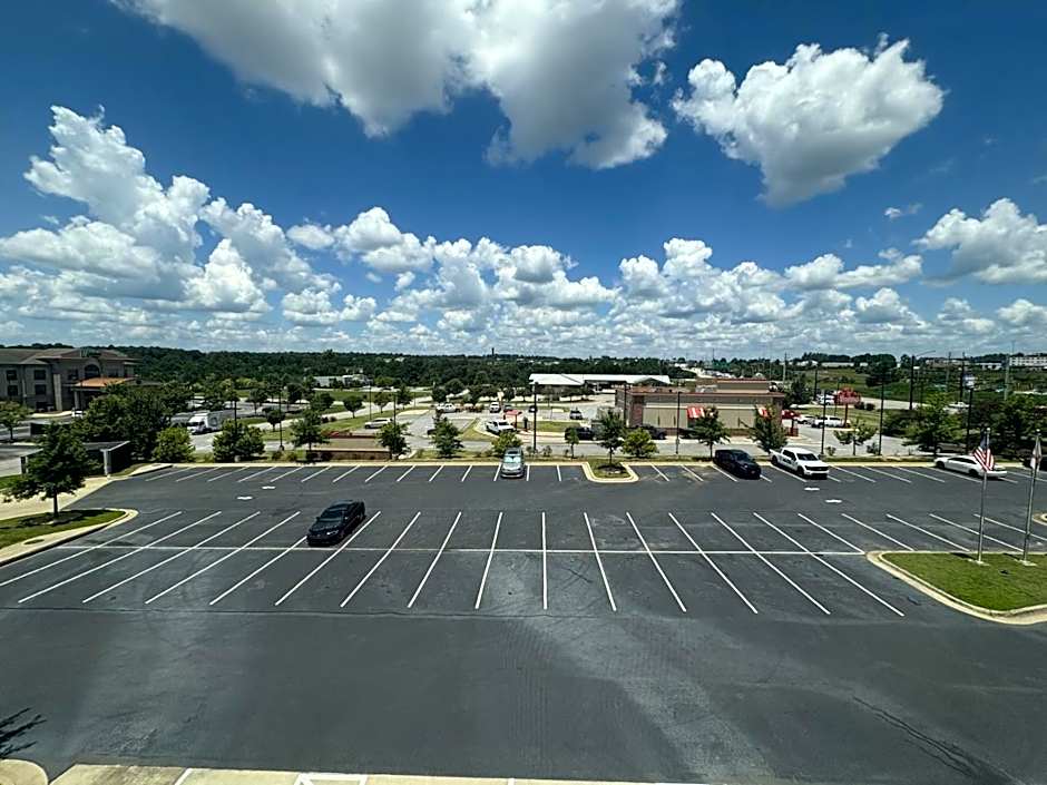 La Quinta Inn & Suites by Wyndham Opelika / Auburn