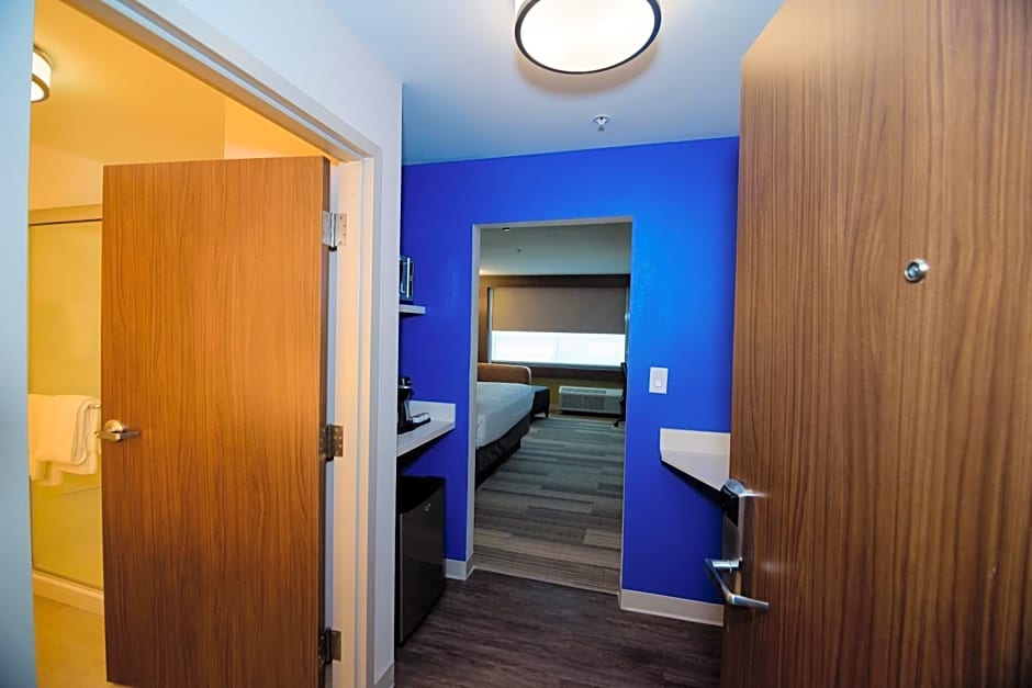 Holiday Inn Express & Suites McKinney - Frisco East, an IHG Hotel